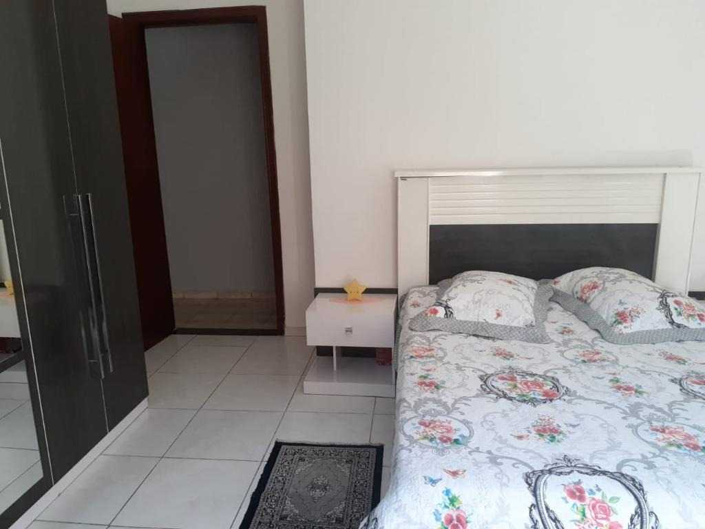 Casa com 2 dormitórios à venda, 197 m² - Parque Santo Antônio - Jacareí/SP