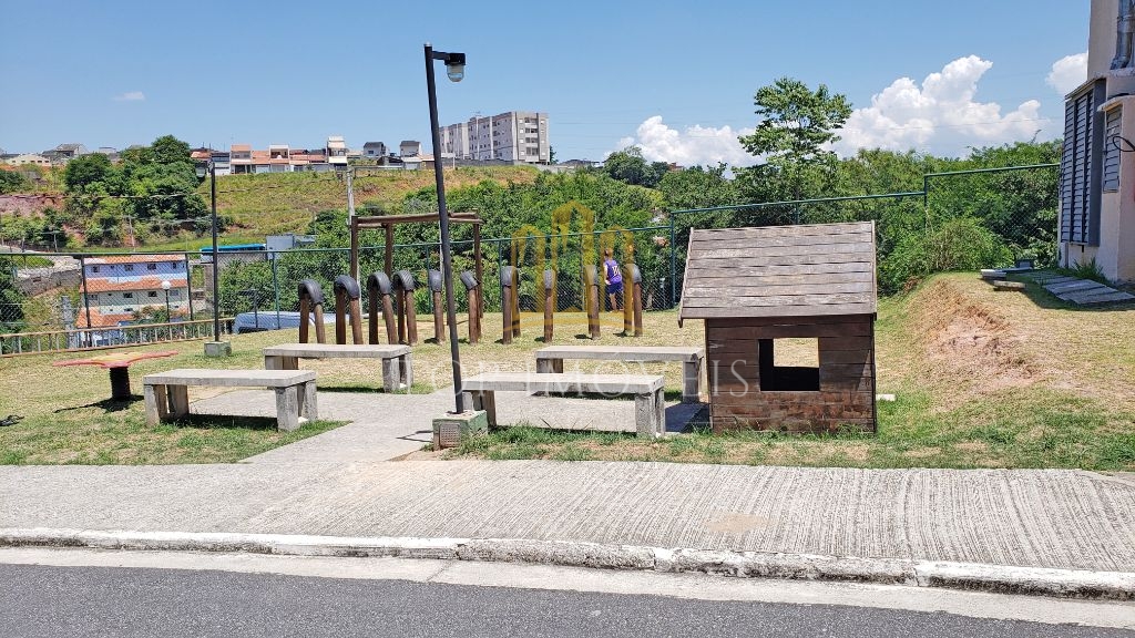 Sobrado com 3 Quartos em Condomínio Fechado - Zona Norte - Locação sem fiador.