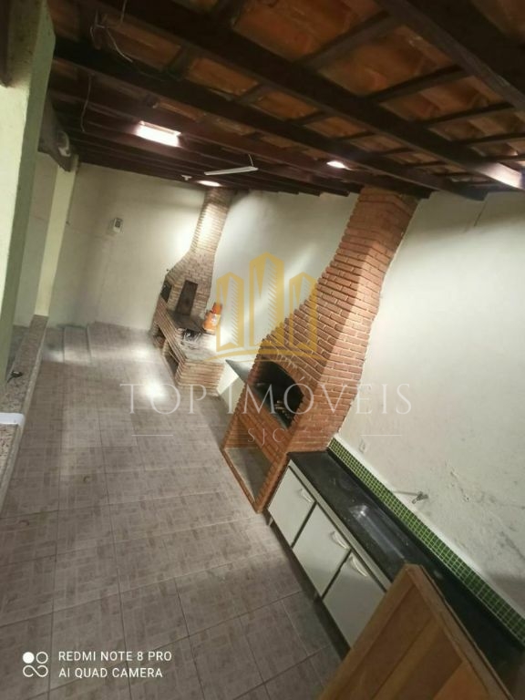 Sobrado com 320 m2 de área construída no Interlagos - Zona sul de SJC
