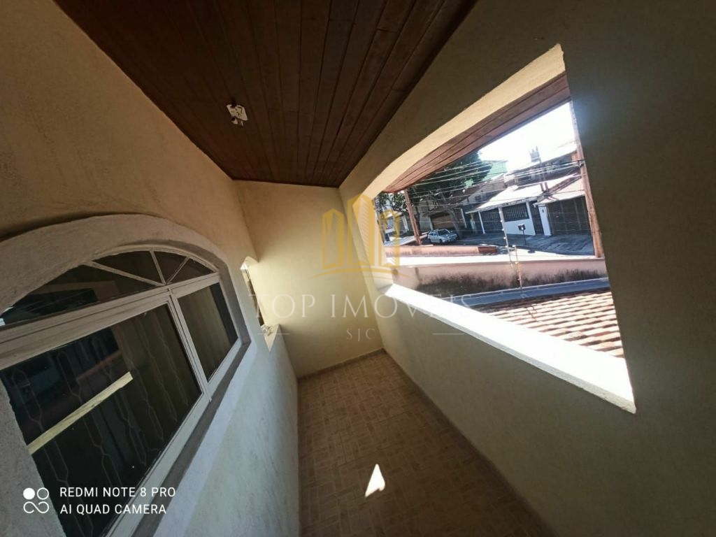 Sobrado com 320 m2 de área construída no Interlagos - Zona sul de SJC