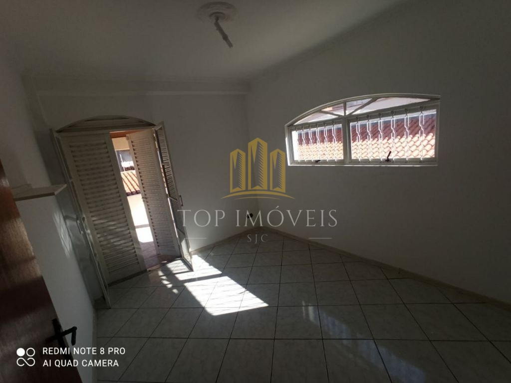 Sobrado com 320 m2 de área construída no Interlagos - Zona sul de SJC