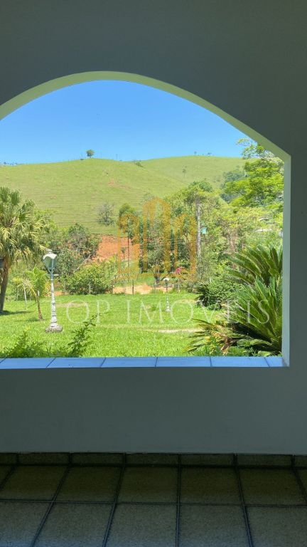 Sitio medindo 125.000 mts equivalente a 12,5 hectares. Lugar bem localizado com paisagem maravilhosa,