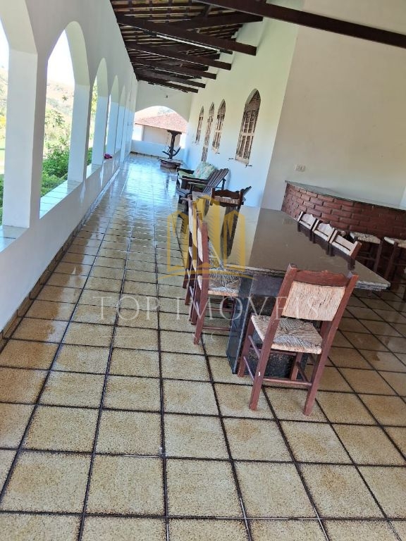 Sitio medindo 125.000 mts equivalente a 12,5 hectares. Lugar bem localizado com paisagem maravilhosa,