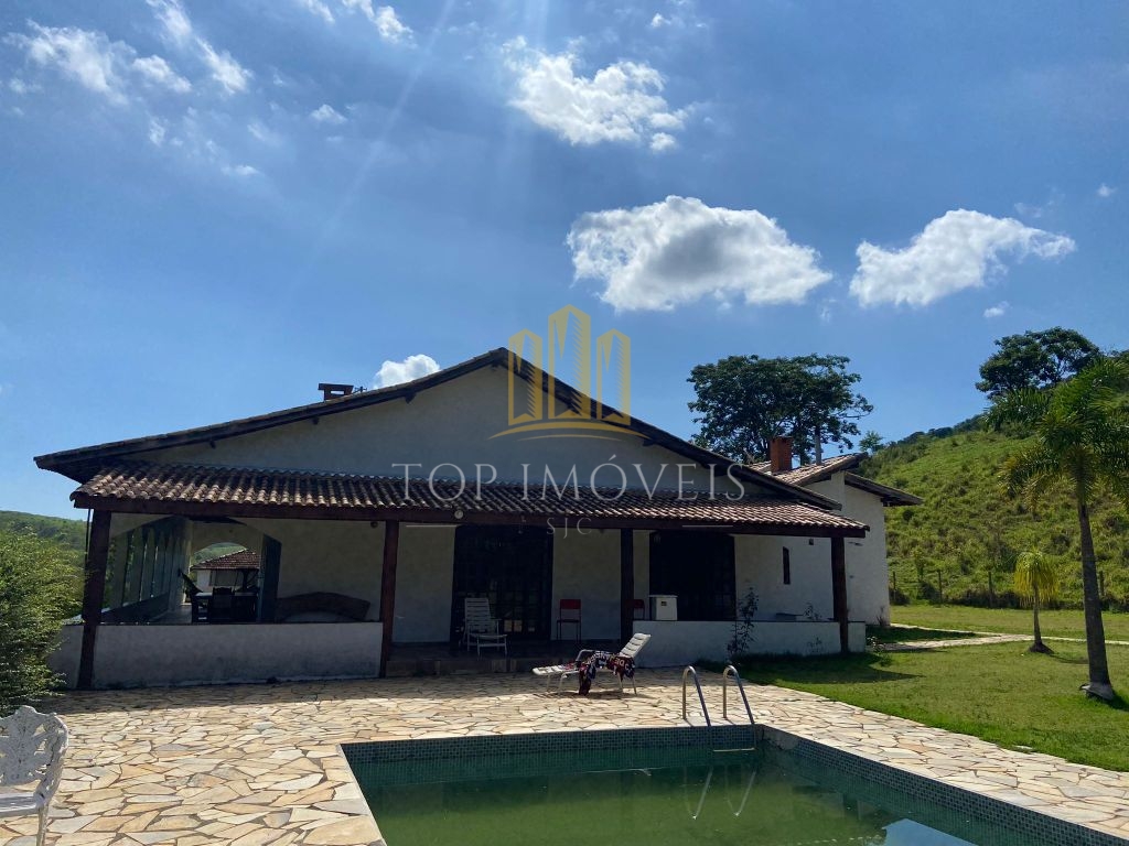 Sitio medindo 125.000 mts equivalente a 12,5 hectares. Lugar bem localizado com paisagem maravilhosa,