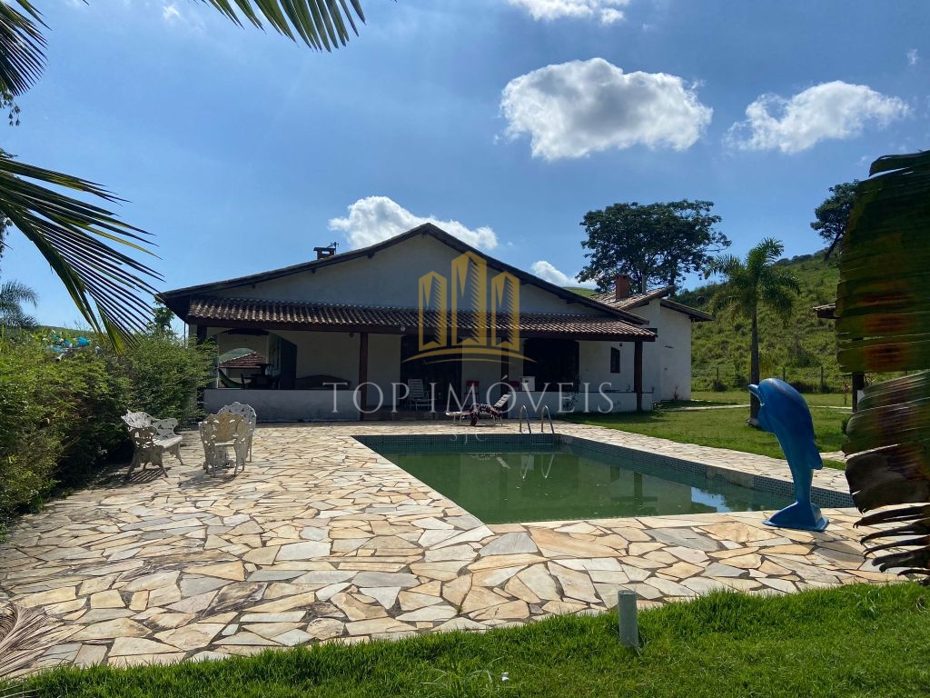 Sitio medindo 125.000 mts equivalente a 12,5 hectares. Lugar bem localizado com paisagem maravilhosa,