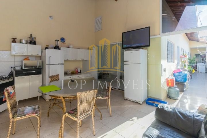 Maravilhosa Casa com 120m² e 3 Dormitórios 1 suite no Parque Industrial