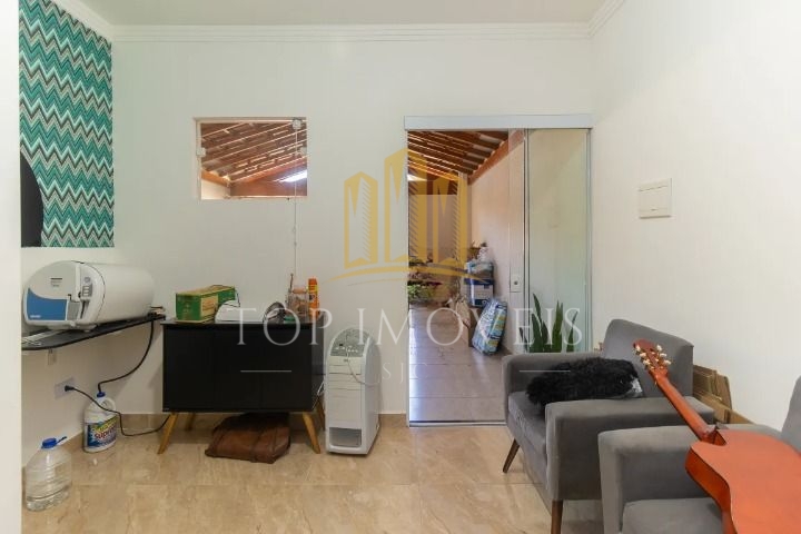 Maravilhosa Casa com 120m² e 3 Dormitórios 1 suite no Parque Industrial