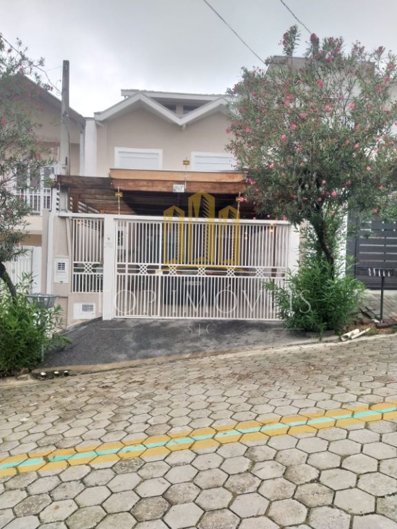 Lindo Sobrado, 3 Dormitórios no Jardim Rodolfo em São José dos Campos -SP