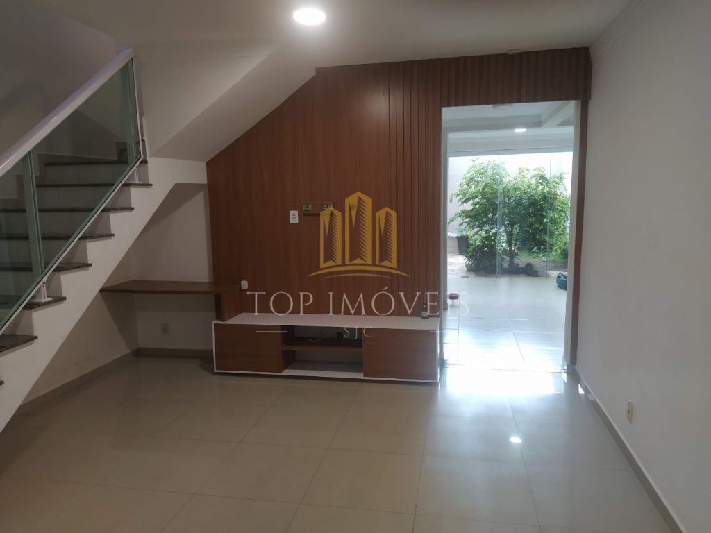 Lindo Sobrado, 3 Dormitórios no Jardim Rodolfo em São José dos Campos -SP