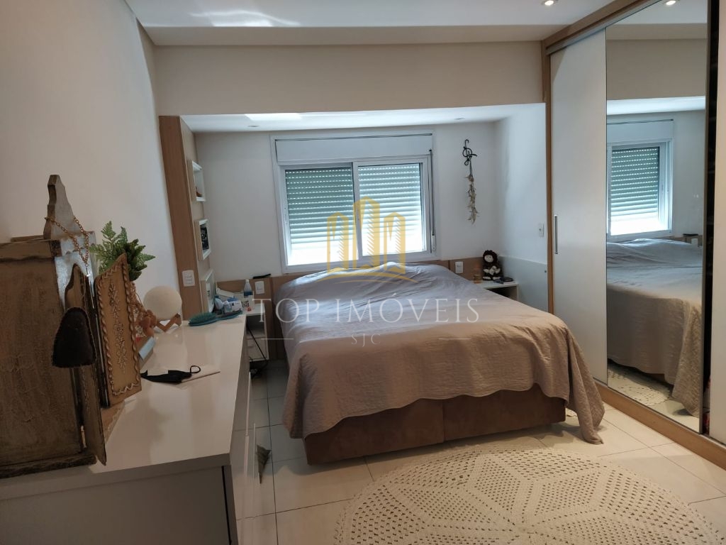 Lindo Sobrado, 3 Dormitórios no Jardim Rodolfo em São José dos Campos -SP