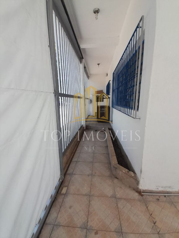 Casa comercial com galpão nos fundos - 300m2 em Jacareí
