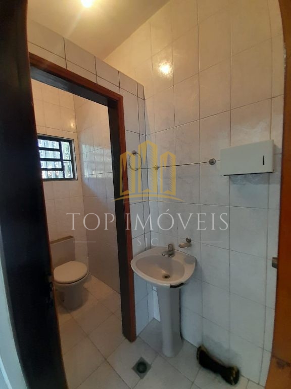 Casa comercial com galpão nos fundos - 300m2 em Jacareí