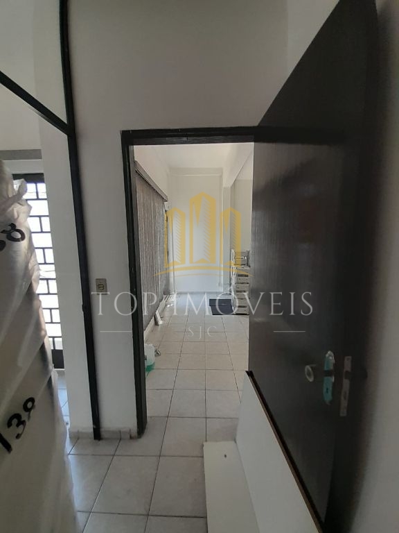 Casa comercial com galpão nos fundos - 300m2 em Jacareí