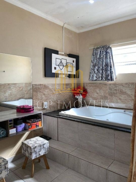 Otimo sobrado recém construído com 4 quartos