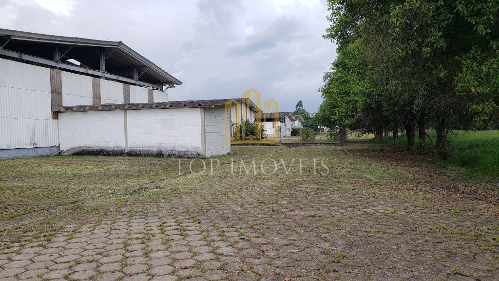 Área Industrial em Jacareí, 160.000m² de terreno e área construída em torno de 30.000m² - foto 1