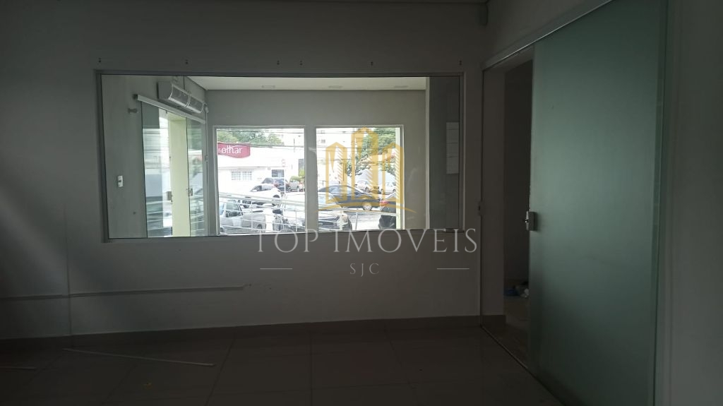Casa comercial na Avenida Adhemar de Barros