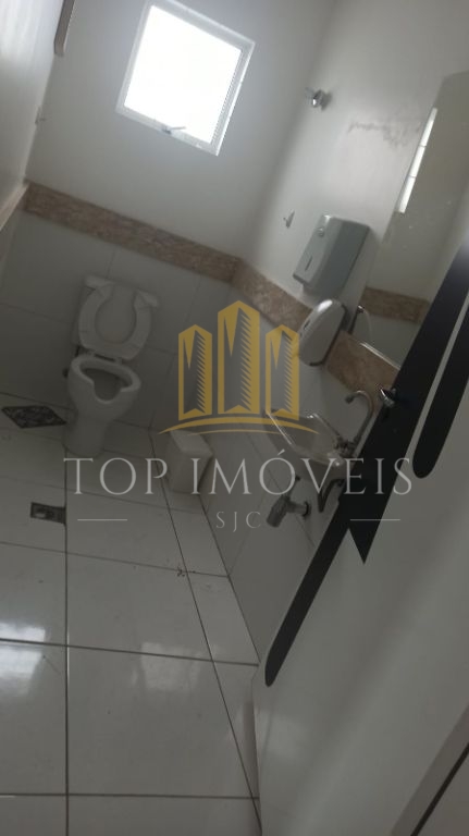 Casa comercial na Avenida Adhemar de Barros