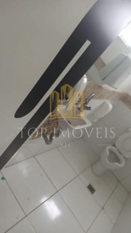 Casa comercial na Avenida Adhemar de Barros