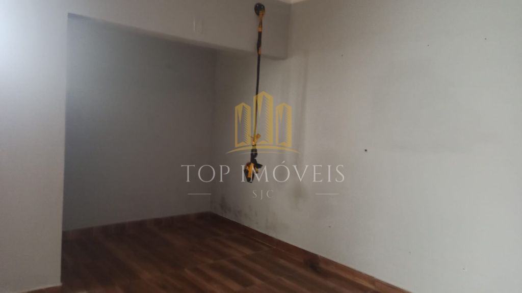 Casa comercial na Avenida Adhemar de Barros
