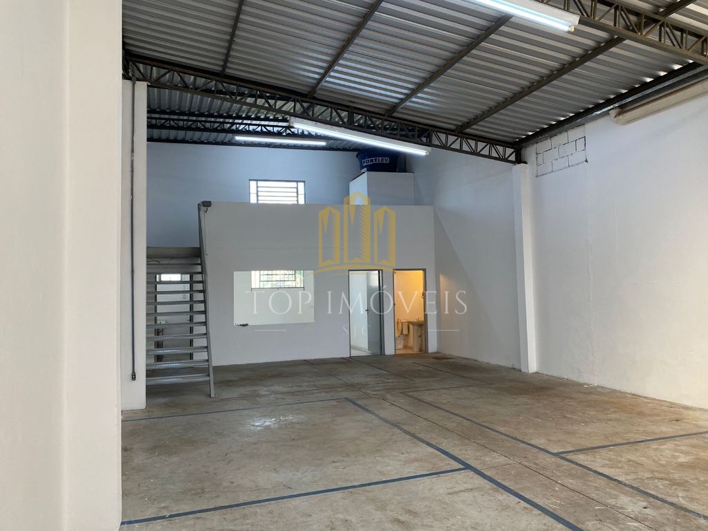 Excelente galpão na Zona Leste 217m²