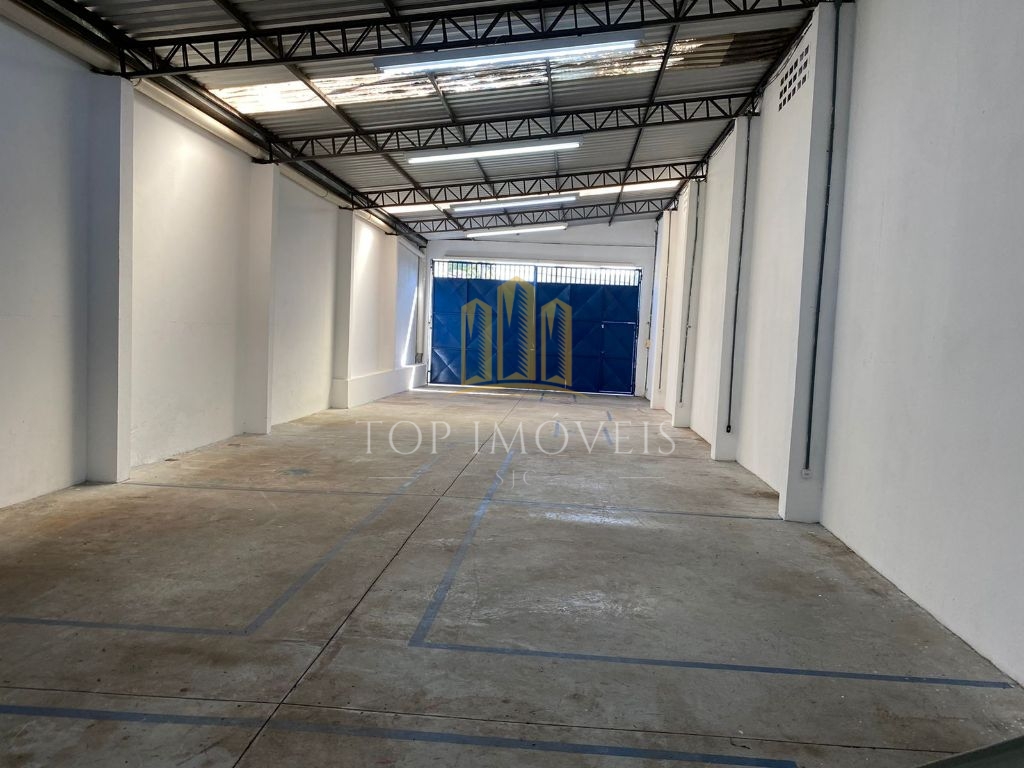 Excelente galpão na Zona Leste 217m²