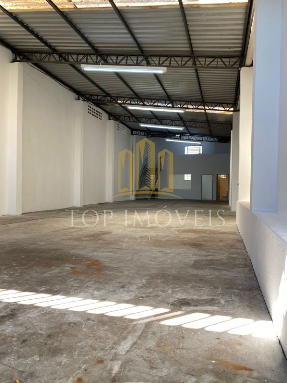 Excelente galpão na Zona Leste 217m²