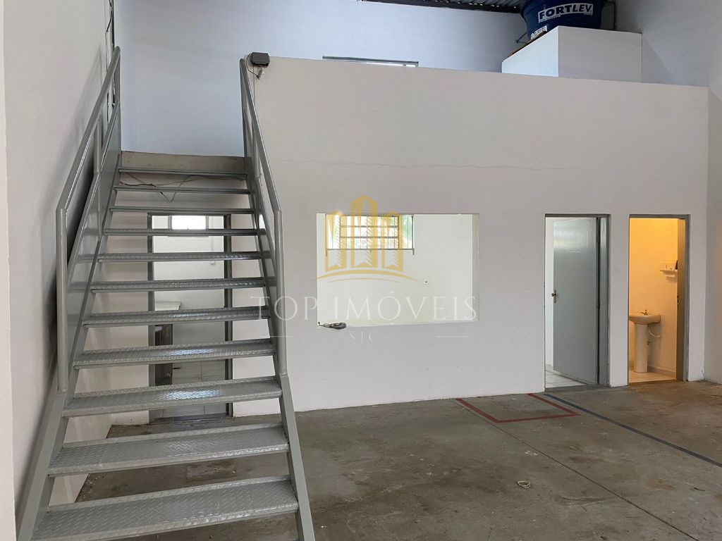Excelente galpão na Zona Leste 217m²