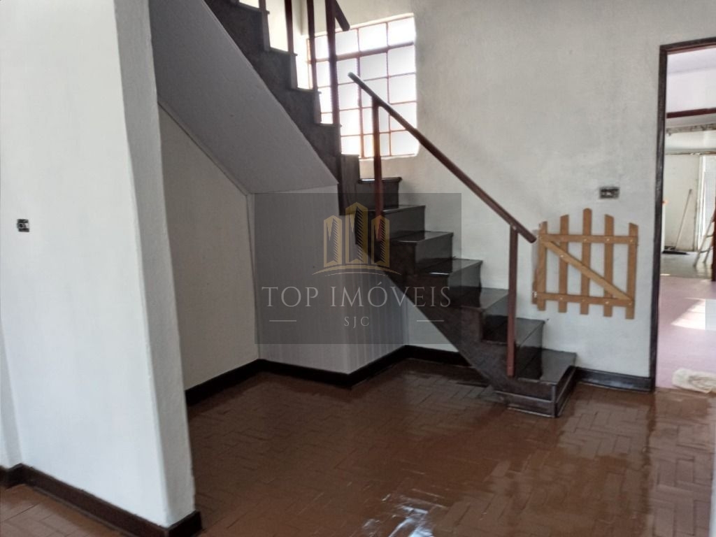 Sobrado à venda, 132 m² - Centro - Santa Branca/SP