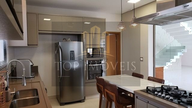 Sobrado de 364m² com 5 Quartos e 6 banheiros à Venda no Alphaville I