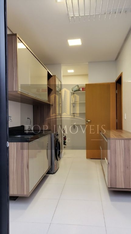 Sobrado de 364m² com 5 Quartos e 6 banheiros à Venda no Alphaville I