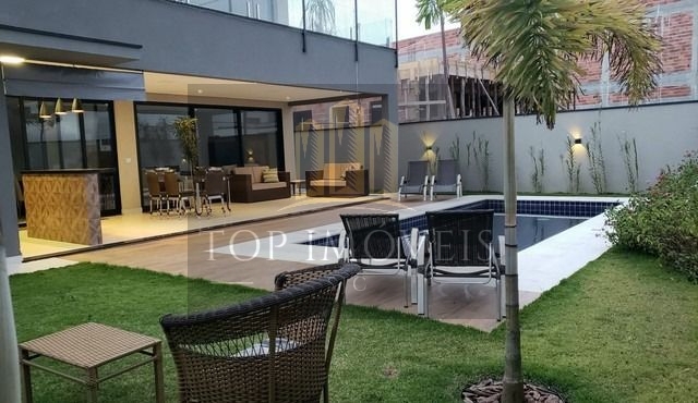 Sobrado de 364m² com 5 Quartos e 6 banheiros à Venda no Alphaville I