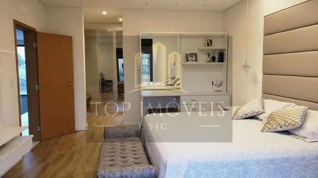 Sobrado de 364m² com 5 Quartos e 6 banheiros à Venda no Alphaville I