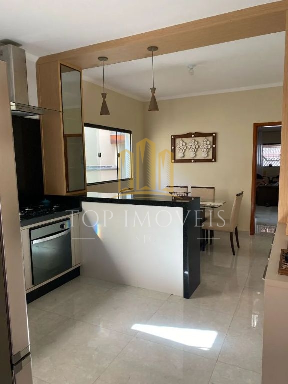 Sobrado com acabamento de alto padrão Jardim das Indústrias 3 dormitórios (1 suíte) Espaço gourmet completo!