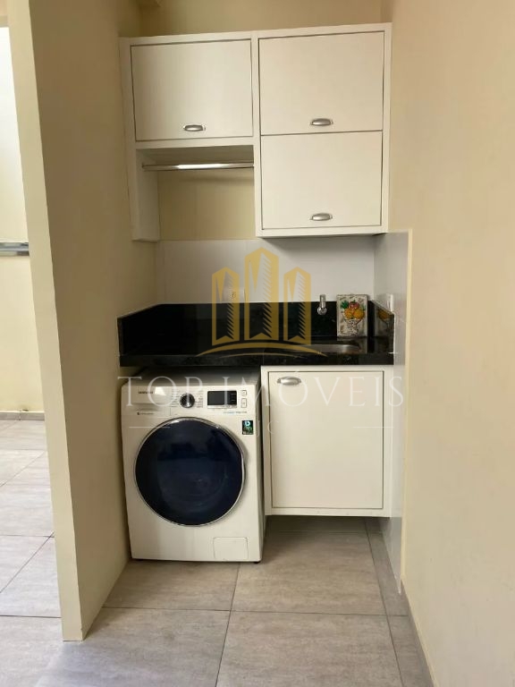 Sobrado com acabamento de alto padrão Jardim das Indústrias 3 dormitórios (1 suíte) Espaço gourmet completo!