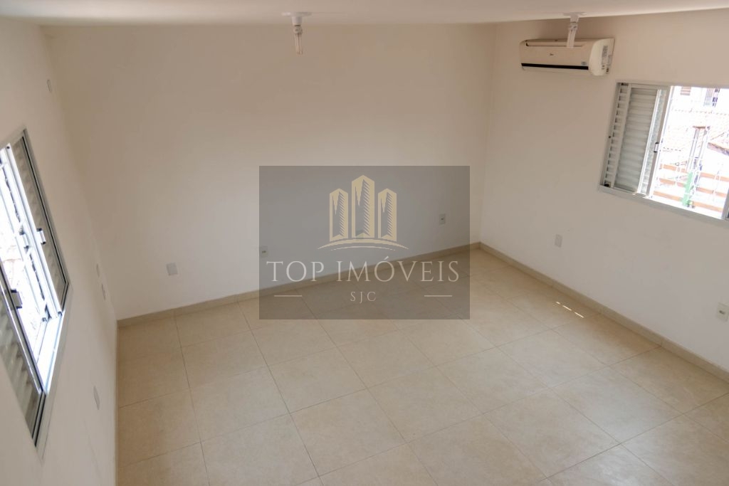 Prédio comercial na Avenida Heitor Villa Lobos