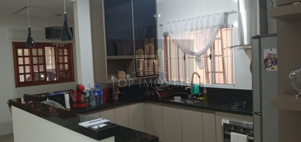 Linda casa no Jardim Terras de Santa Helena - Jacareí/SP