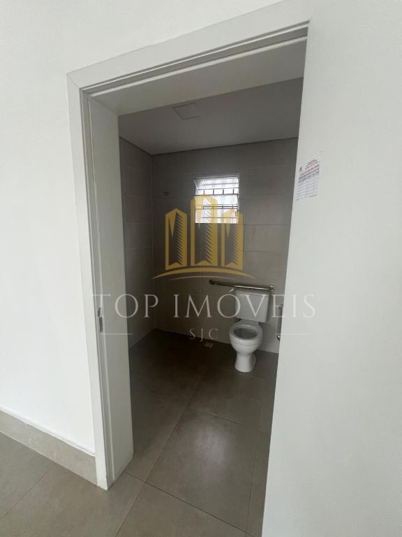 Ponto comercial com 671m2 de área construída na Av. Barbacena