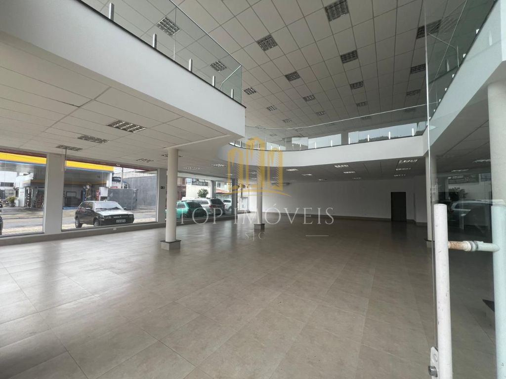 Ponto comercial com 671m2 de área construída na Av. Barbacena