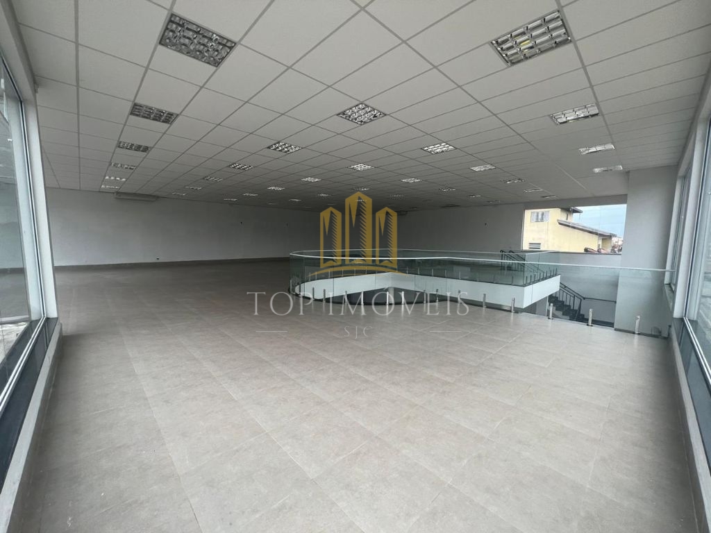 Ponto comercial com 671m2 de área construída na Av. Barbacena
