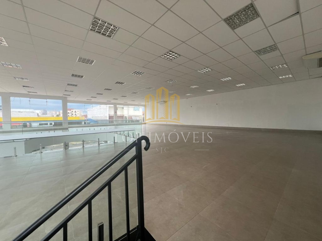 Ponto comercial com 671m2 de área construída na Av. Barbacena