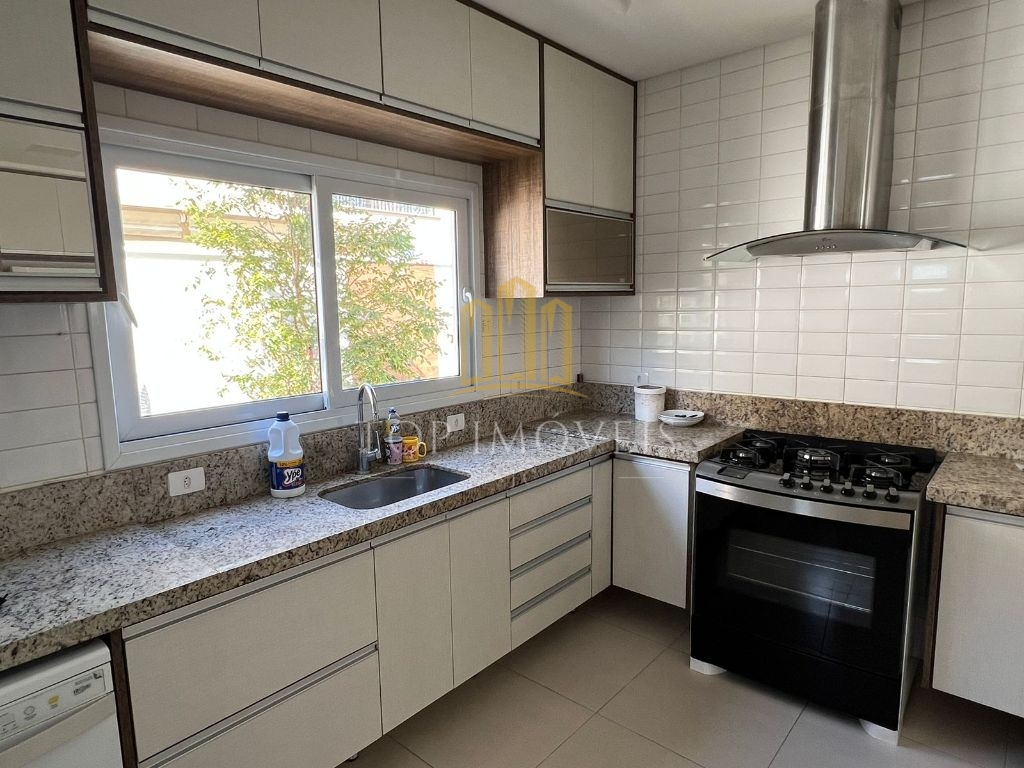 Residência de Luxo com 4 Suítes e Área de Lazer Completa no Jardim do Golfe 3