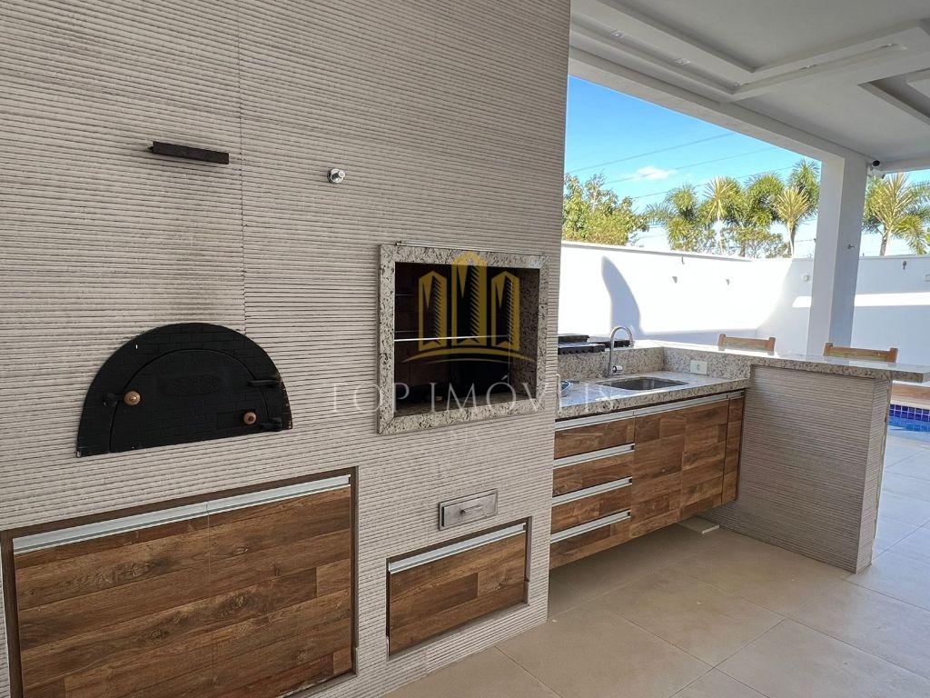 Residência de Luxo com 4 Suítes e Área de Lazer Completa no Jardim do Golfe 3