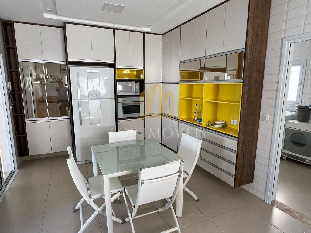 Residência de Luxo com 4 Suítes e Área de Lazer Completa no Jardim do Golfe 3