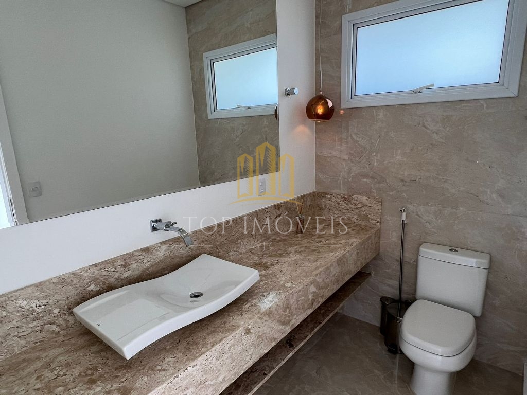 Residência de Luxo com 4 Suítes e Área de Lazer Completa no Jardim do Golfe 3