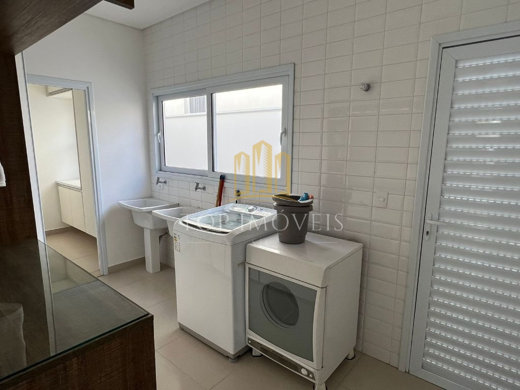 Residência de Luxo com 4 Suítes e Área de Lazer Completa no Jardim do Golfe 3
