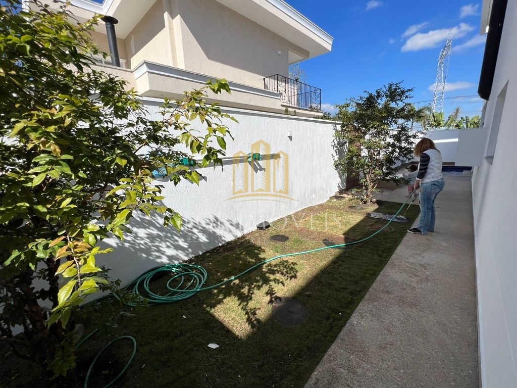 Residência de Luxo com 4 Suítes e Área de Lazer Completa no Jardim do Golfe 3