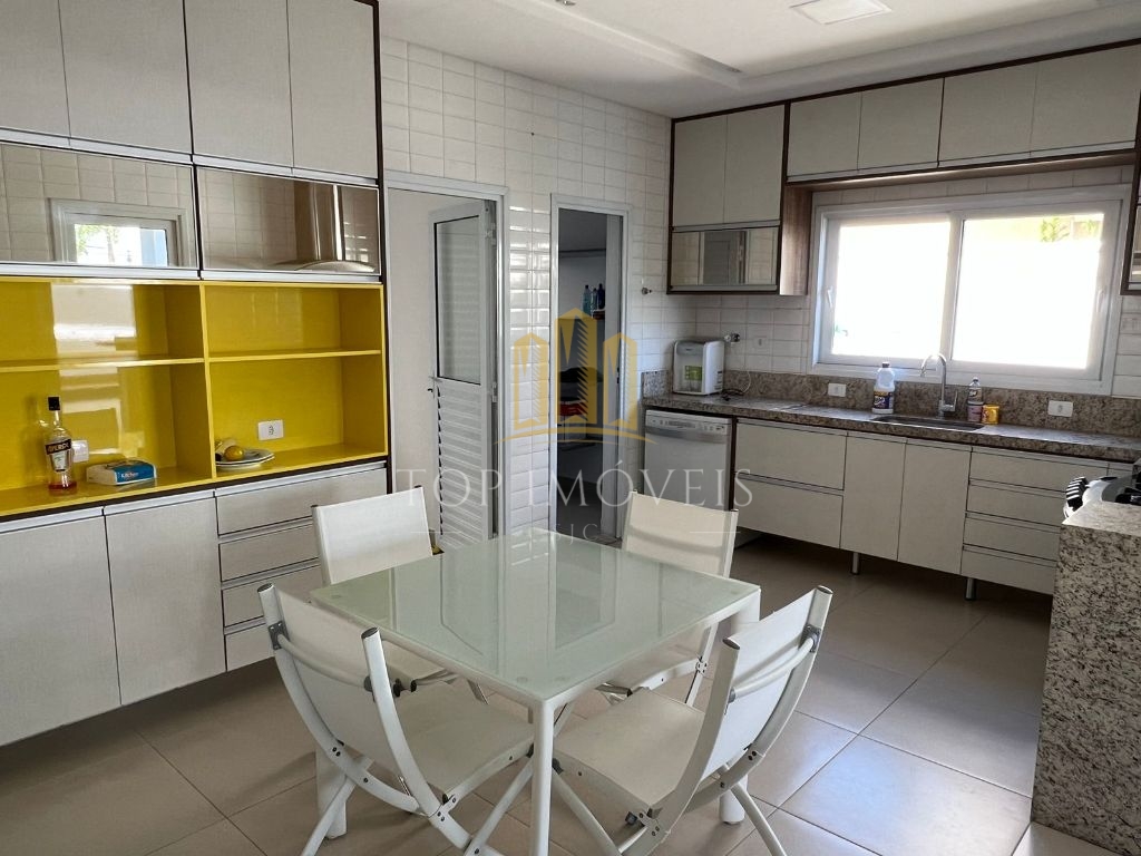 Residência de Luxo com 4 Suítes e Área de Lazer Completa no Jardim do Golfe 3