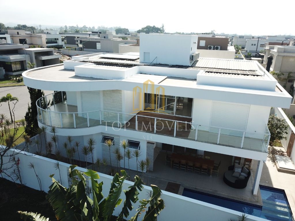 Residência de Luxo com 4 Suítes e Área de Lazer Completa no Jardim do Golfe 3