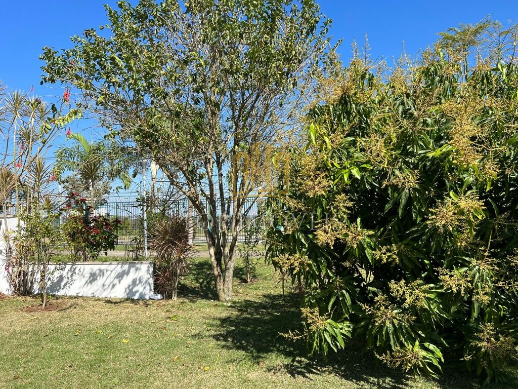 Residência de Luxo com 4 Suítes e Área de Lazer Completa no Jardim do Golfe 3