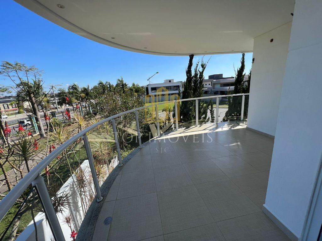 Residência de Luxo com 4 Suítes e Área de Lazer Completa no Jardim do Golfe 3